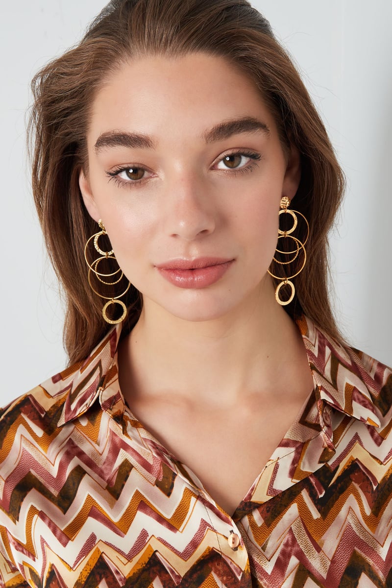 earrings different rings