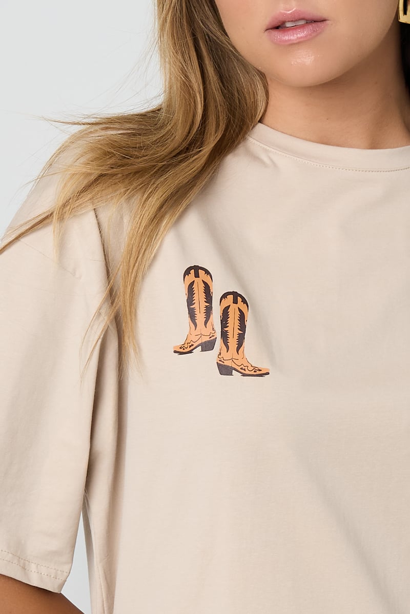 T-shirt Cowboy Boots