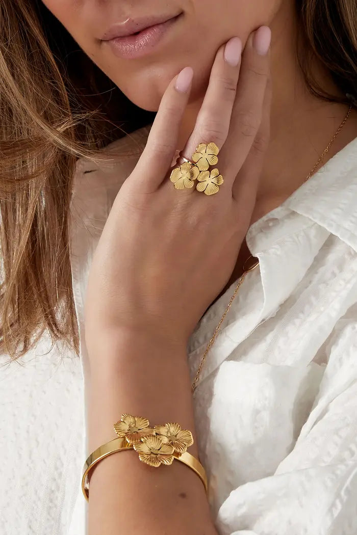 TRIPLE FLOWER - RING