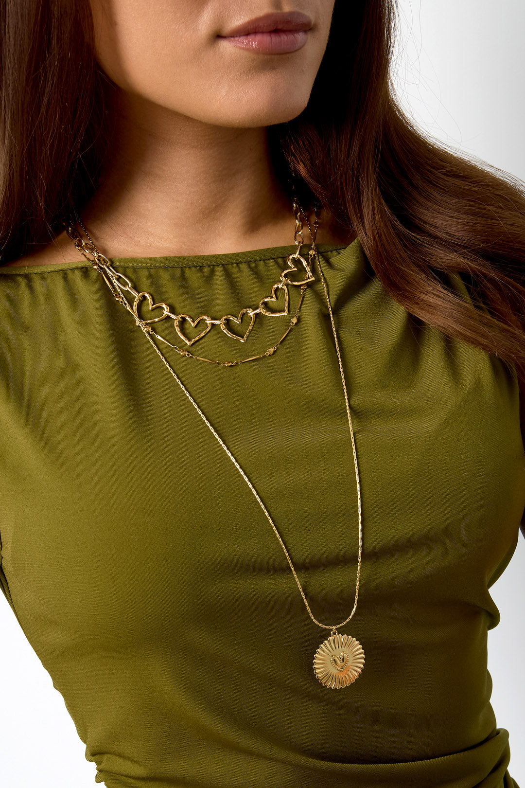 Ketting met platte details en grote hanger