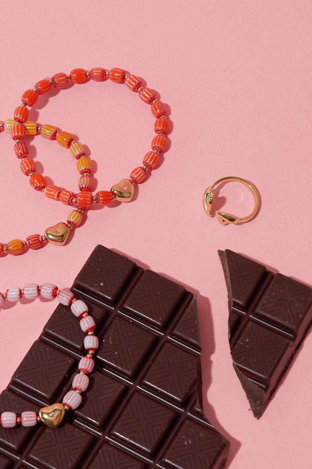 Adjustable ring with playfully shaped hearts