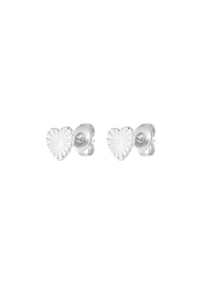 heart shaped earrings with pattern