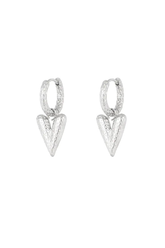 SILVER LEOPARD HEARTS - OORBELLEN
