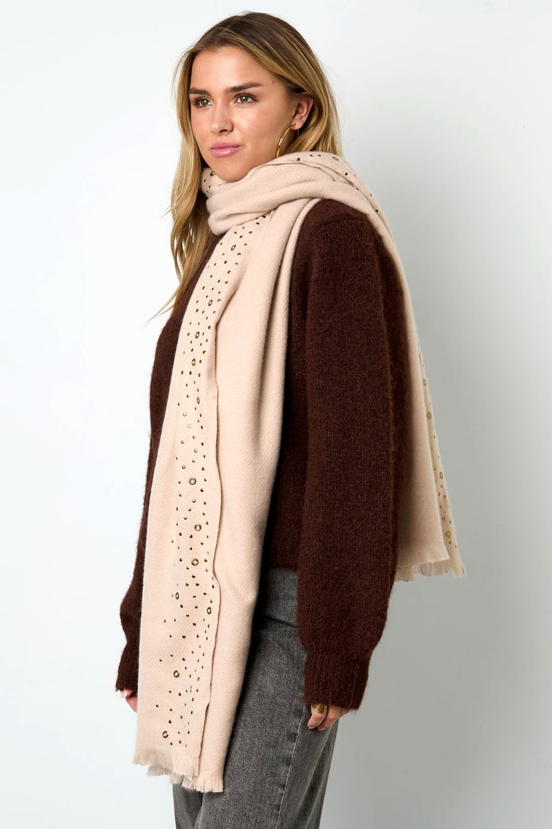 Winter scarf with stones