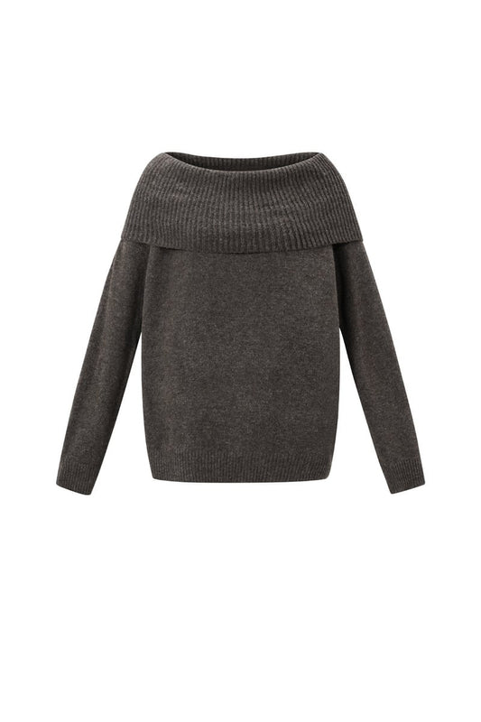 Off the shoulder basic sweater