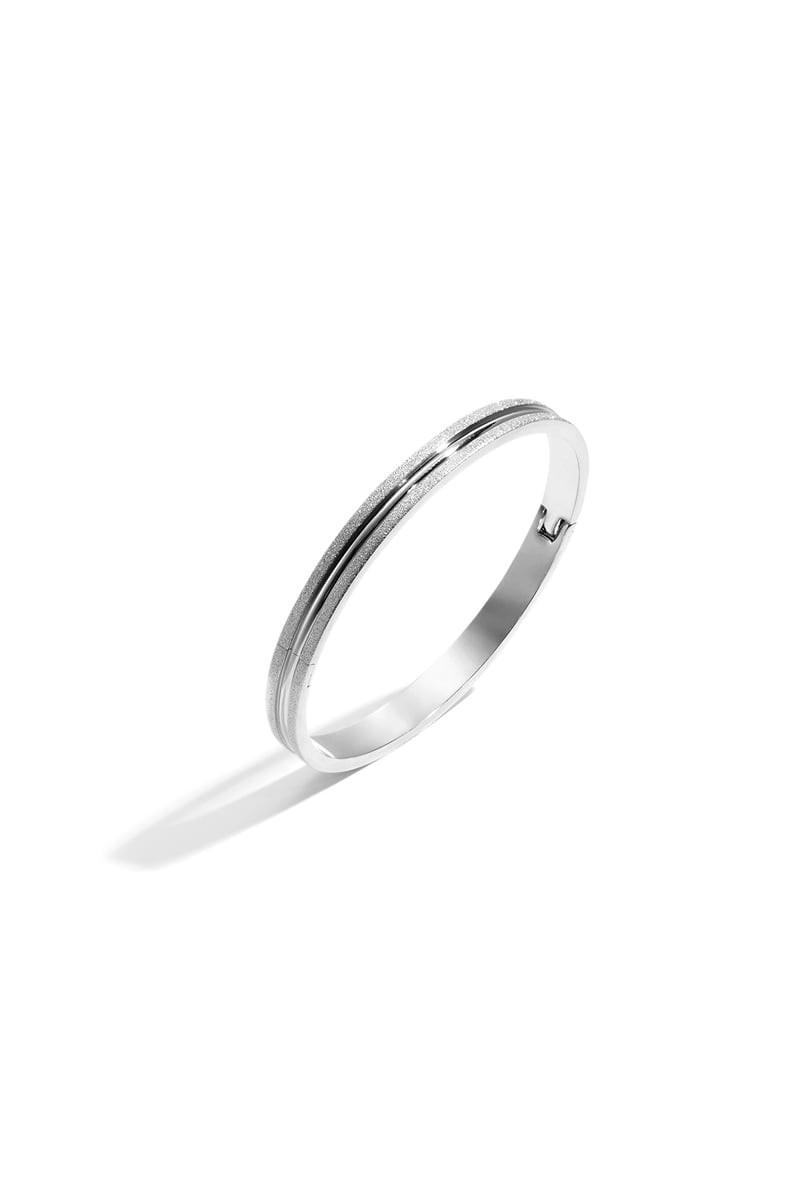 Textured bangle bracelet