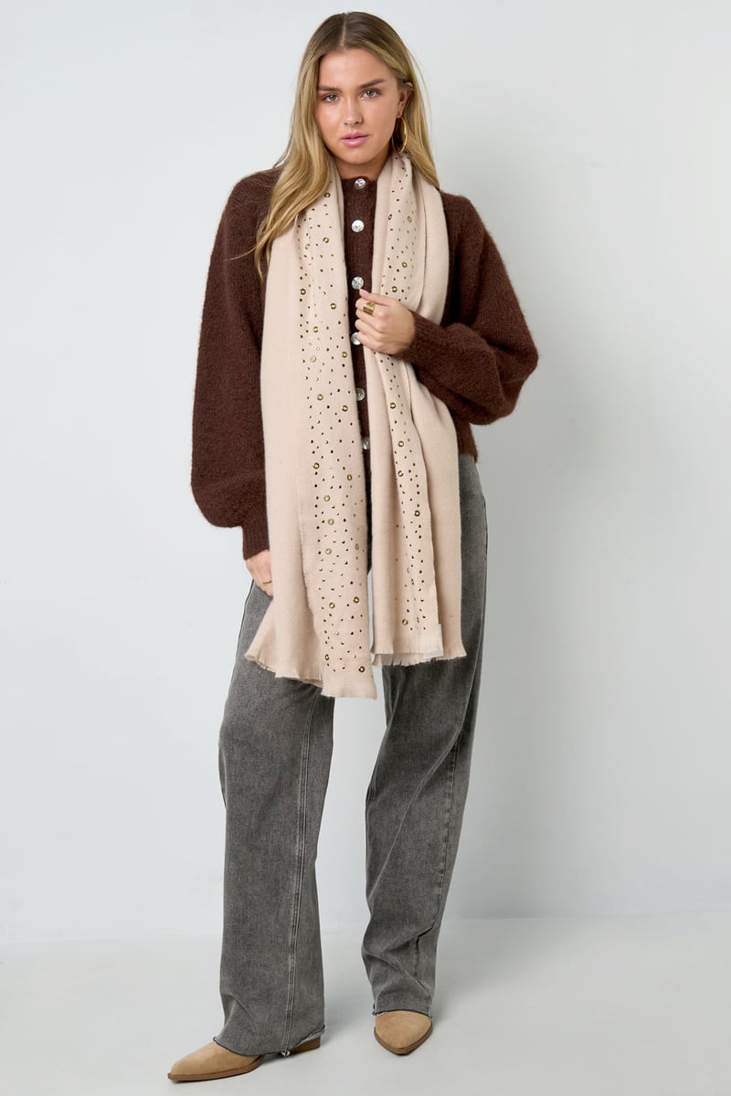 Winter scarf with stones