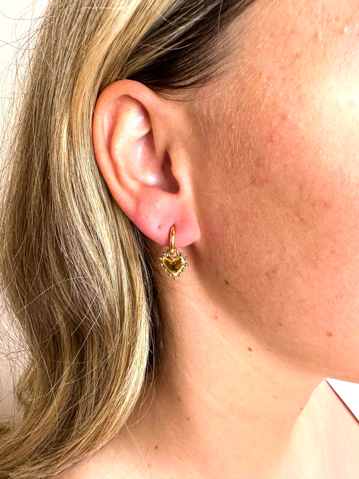 GOLDEN BUBBLE HEART - OORBELLEN